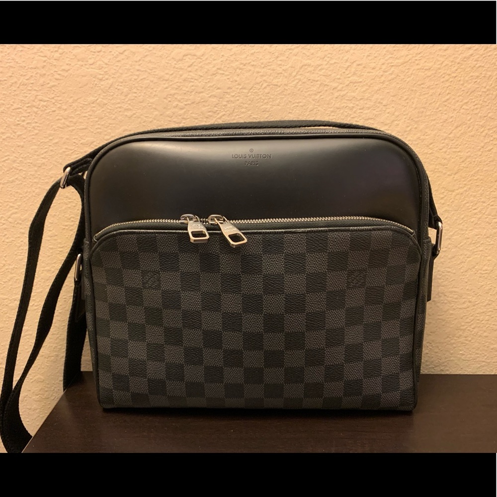 SOLD-Dayton Reporter PM Louis Vuitton - Picture 1 of 8